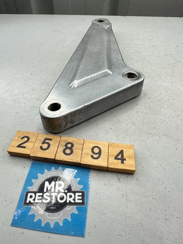 Kawasaki Z1300 KZ1300 ZG1300 Right Muffler Stay Foot Rest Peg Bracket & Bolts - Picture 5 of 6