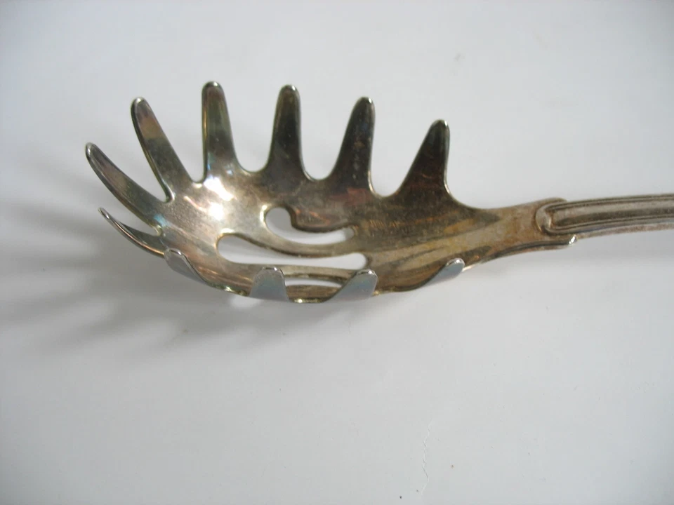 The Sheffield Silver Co Silverplate Spaghetti pasta Serving Piece Fork 11" shell - Image 3 of 4