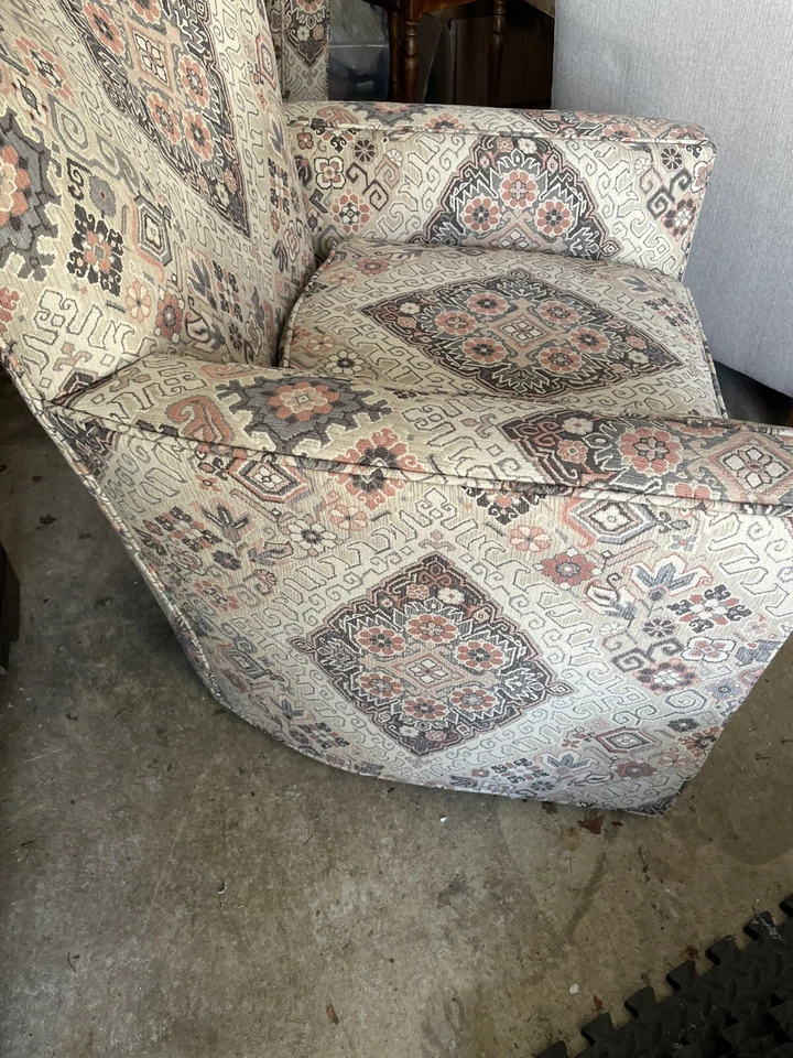 Sillas de club giratorias Ethan Allen de tela floral personalizada Foto 3 de 4