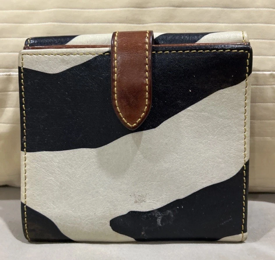 CARTERA PLEGABLE DOONEY & BOURKE VINTAGE CEBRA 5"x4.5" adorno de cuero marrón Foto 2 de 4