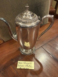 Vintage Wm. Rogers Silver Plate AVON #3601 Coffee or Tea Pot 9.25" Tall Lovely!
