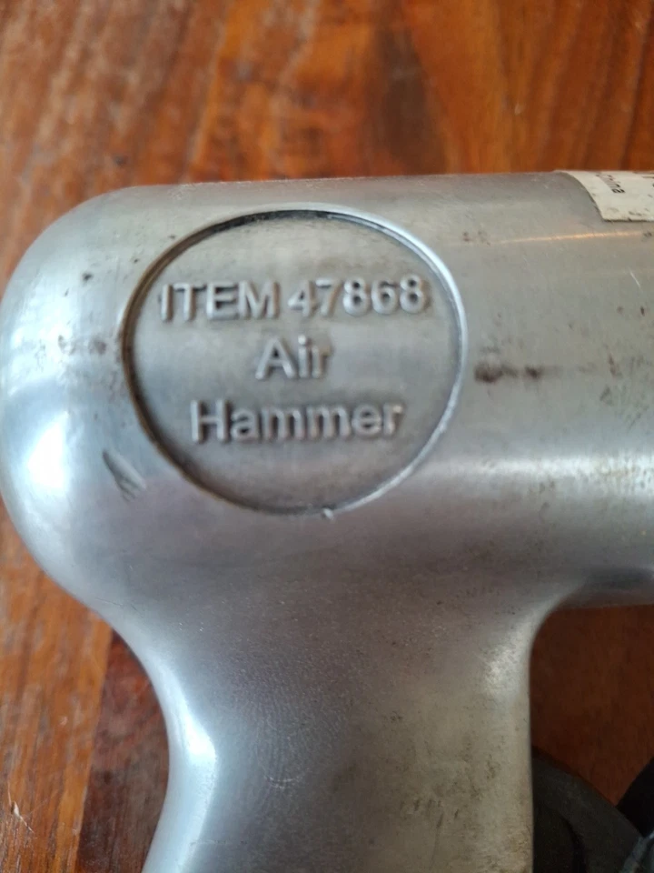 Martillo neumático central 90 psi modelo 47868 Foto 3 de 4