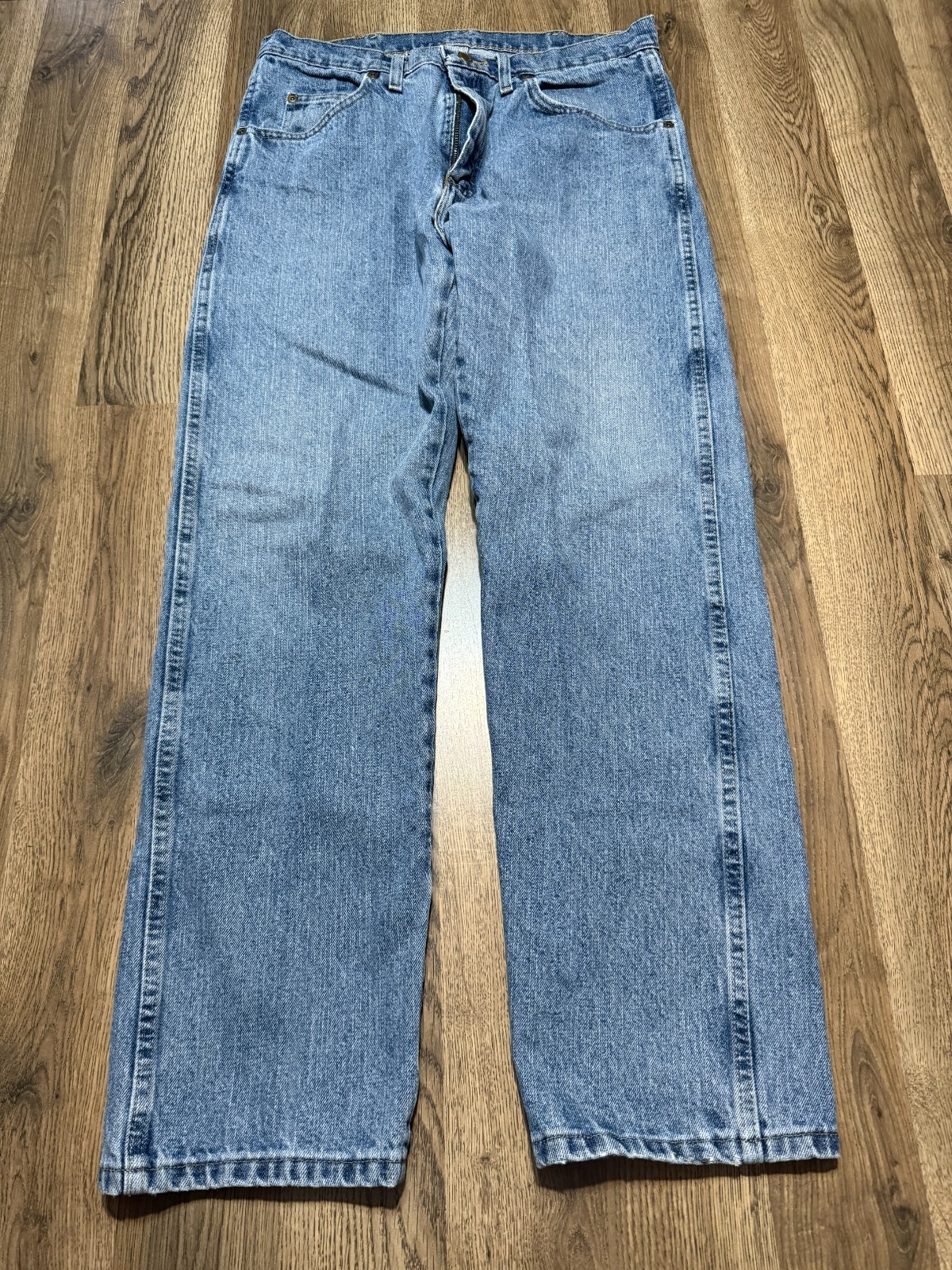 Wrangler Jeans, Men's Size 34x30, Blues, Denim, Straight Leg, Pockets