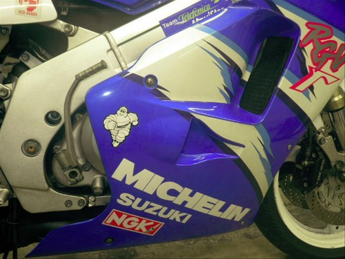 Suzuki RGV250 249cc R Sports R - Picture 11 of 12