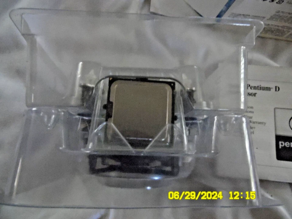 Intel Pentium 840 Dual Core 3.2 GHz EM64T Processor, LGA775 - Image 4 of 4