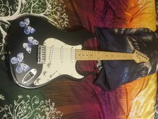 Kona Electric Guitar Black And White Normal Size Used But Works Well