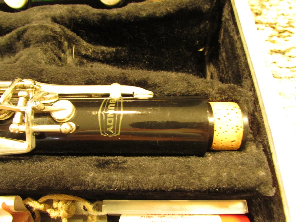 BUNDY CLARINET & CASE NEW CORKS SELMER MADE IN USA - Image 4 of 4