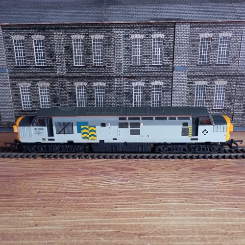 Lima neu nummeriert/lackiert Class 37 No 37080 in Railfreight Petroleum Grey Livery | Condition: Seller refurbished