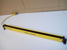 BANNER MSE2424YP MINI-SCREEN LIGHT CURTAIN - USED - FREE SHIPPING