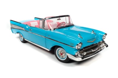 Auto World AWSS135 1/18 - BARBIE 'S 1957 Chevy Bel Air Convertible - Maßstab 1:18