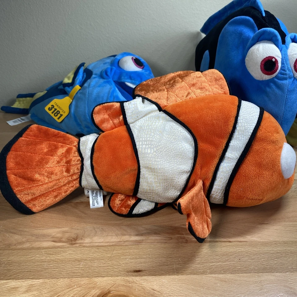 Peluche Finding Dory con etiqueta de transferencia de 17" con sello, Crush And Nemo de Disney Store Foto 3 de 4