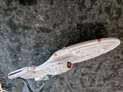 Hallmark Ornament NCC 74656 U.S.S. Voyager with Lights | eBay