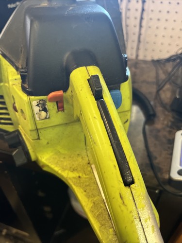 poulan wood shark model 1975 chain saw. AD - Picture 5 of 9