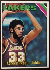 1975-76 Topps #90 Kareem Abdul-Jabbar! Looks EX+! All-Time Great!