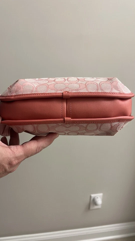 Bolso de Hombro COACH Ergo Mediano Firma Jacquard Rosa Caramelo Foto 3 de 4