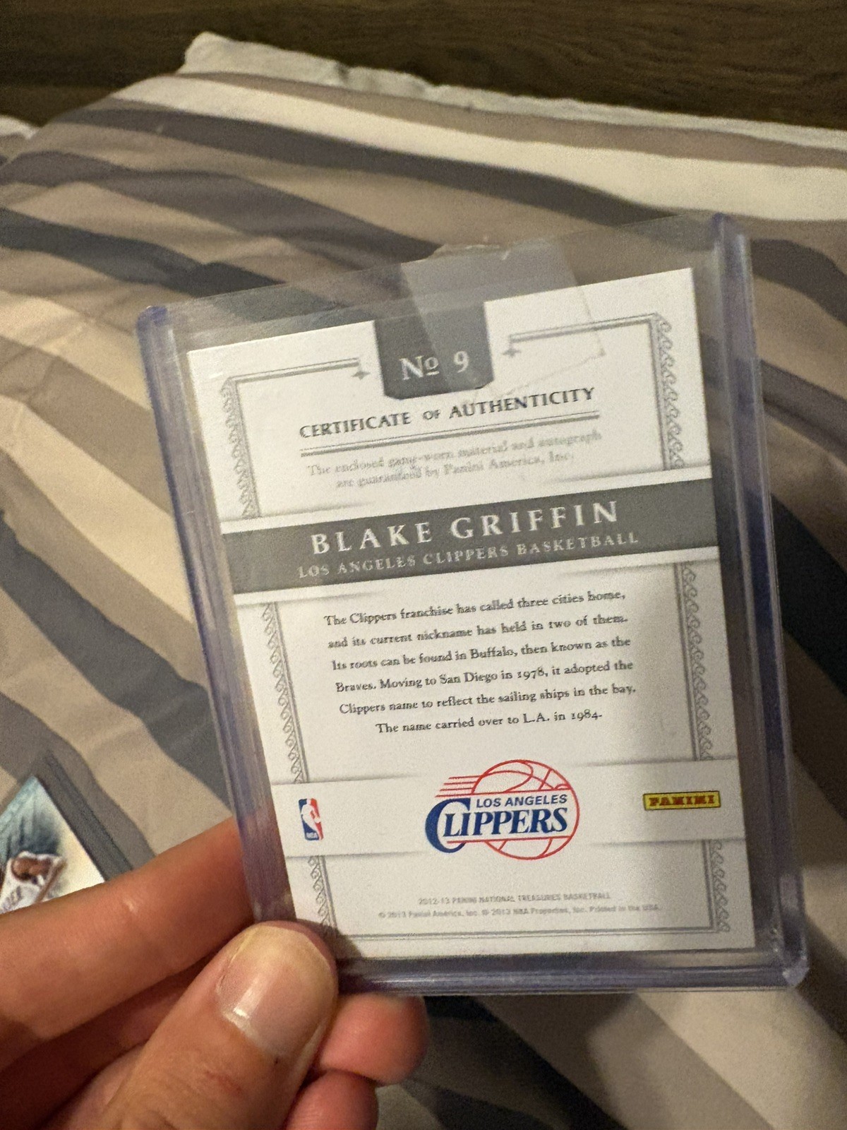 2012-13 National Treasures Blake Griffin Game Used Jersey Auto #45/49 view 3