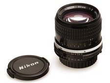 Nikon Nikkor Teleobjektiv 2 / 85 mm Ai MF für Nikon F Mount - es fehlt die Gabel