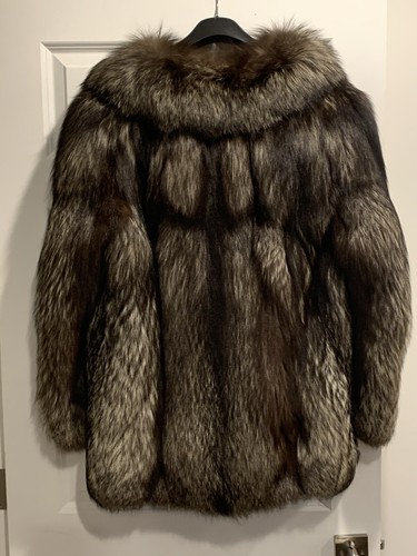 silver fox coat - Picture 5 of 7
