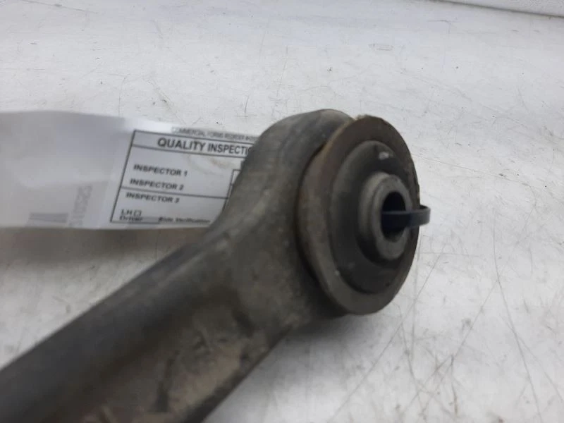 Brazo de control inferior trasero 00-10 CHEVROLET SUBURBAN 1500 15286145 Foto 3 de 4