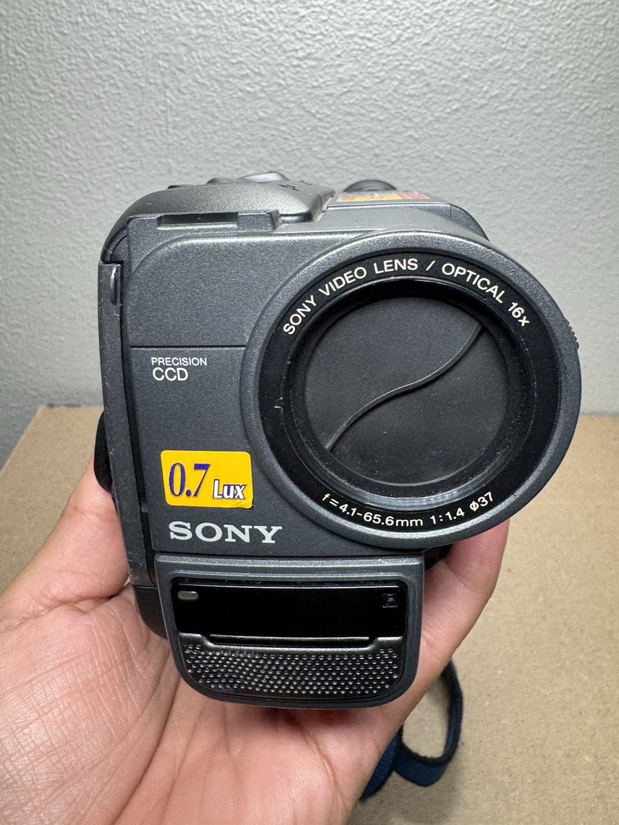 Sony Handycam CCD-TRV25 - camcorder - Video8 for sale online