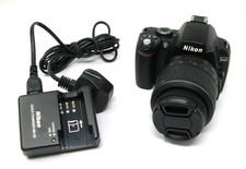 Nikon D40 6.1MP Digital SLR Camera with 18-55mm VR Lens - Black