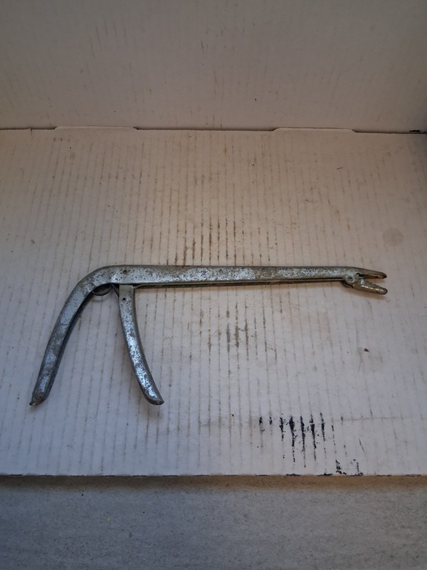 Baker Mnfg Co Hook Out