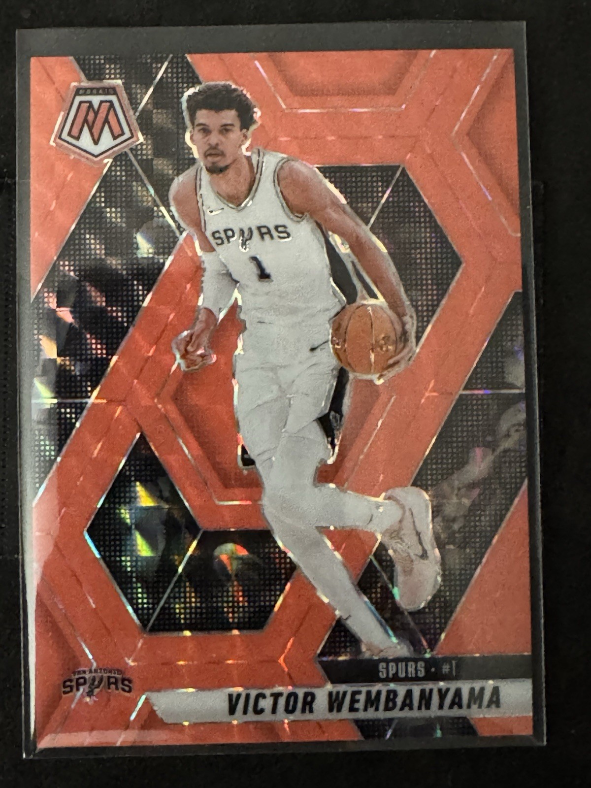 2024 Mosaic Victor Wembanyama #31 Fluorescent Red Scope Prizm Spurs 6/75