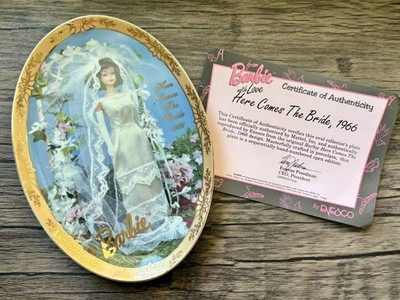 Enesco Barbie Collectors Plate Here Comes The Bride 1966 Limited Edition.