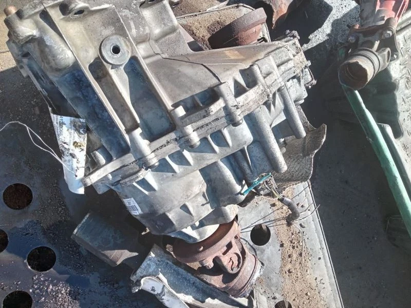 Estojo de transferência excluindo Sport Trac 4.0L compatível com 08-10 EXPLORER 219905 - Imagem 3 de 4