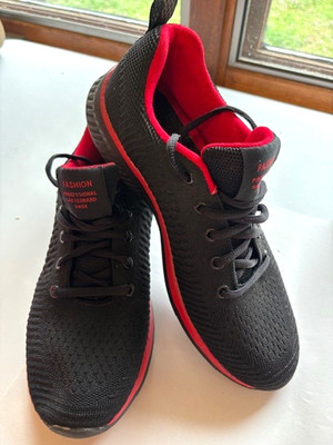 Fashion Prof Skateboard Shoes, M Sz 8/W Sz 9-9.5,  EXCELLENT CONDITION  (#223)
