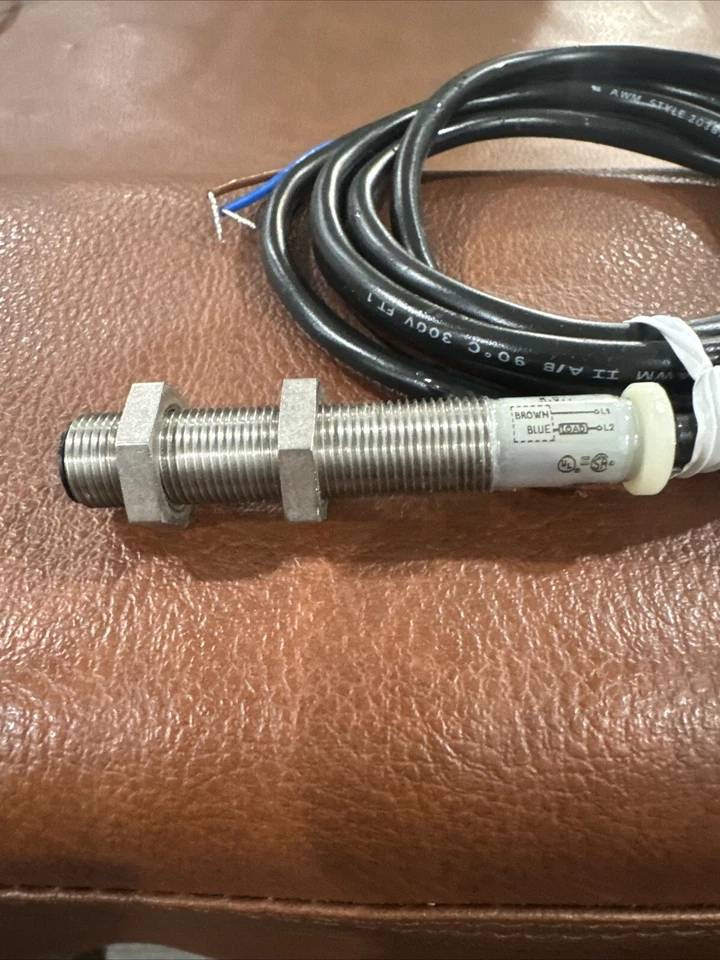 Cutler-Hammer E57LAL12A2 inductive proximity sensor, 2mm sense range, 20-250VAC - Image 4 of 4