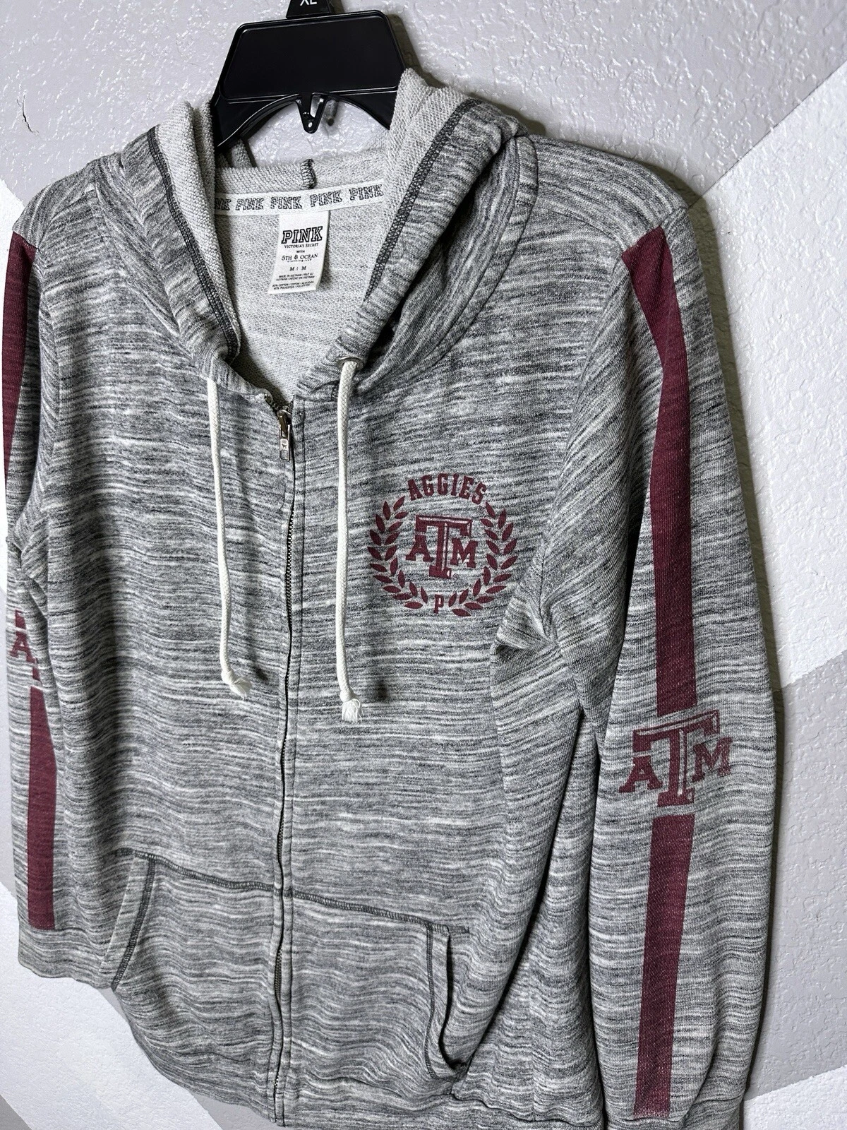 UNDERCOVER Felpa ROSA con cappuccio donna media Texas A&M TAMU Aggies 5th & Ocean Victoria's Secret