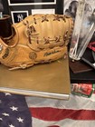 Wilson Vintage Chicago Cubs Baseball Glove Mitt - Team Logo Style Fielding. PSA — photo 4
