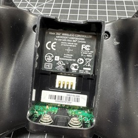 Microsoft Xbox 360 S 250GB Console Gaming System Glossy Black 1439 E3