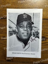 Willie Mays Signed Auto Autograph Team Issued Black White Photo Photograph 1963
