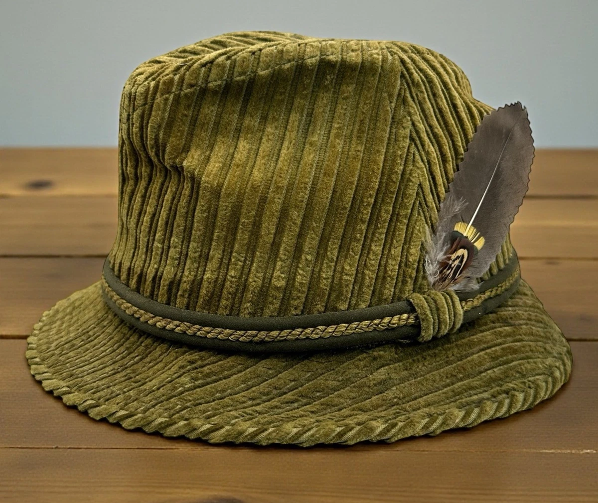 Vintage 1960s Army Green Felted Wool Fedora Hat – Classic Mid-Century Style Olive Green Norfolk Fedora - Hicks & Brown main image 4