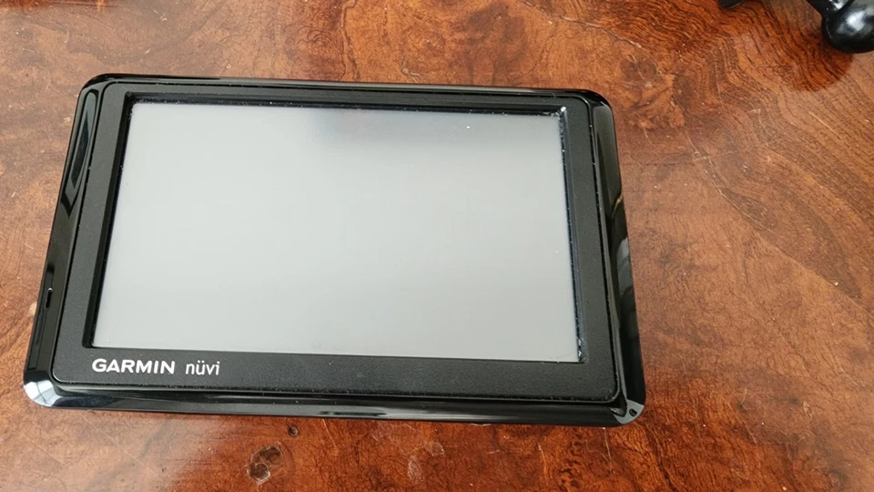 Garmin Nuvi 1390 GPS Navigation with 8GB Micro SD Card w/ Updated Maps - Image 3 of 4