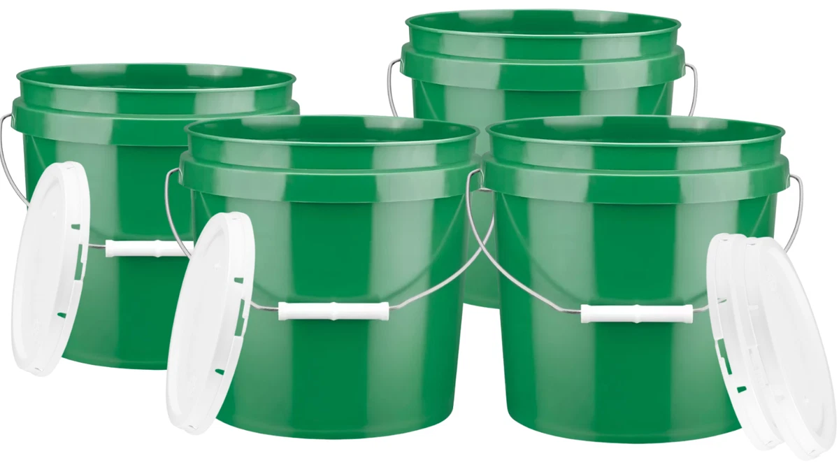 House Naturals 2 Gallon Green Buckets pails with Lids - Food Grade - BPA  Free -( Pack of 4 ) Made in USA