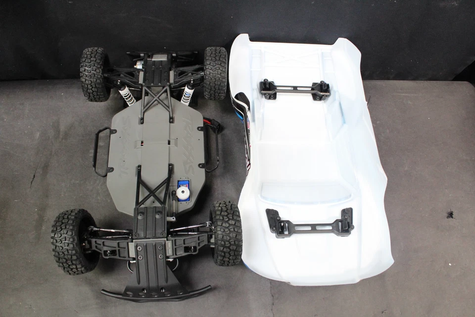 TRAXXAS 58234-8 SLASH 2WD BRUSHED SCT  396 - Image 3 of 3