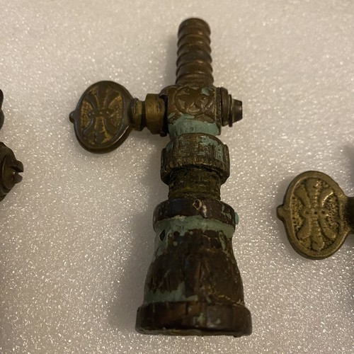VTG ANTIQUE BRASS GAS STOP VALVE VICTORIAN LIGHTING LAMP FIXTURE ORNATE GOLD 3PC - Picture 11 of 12
