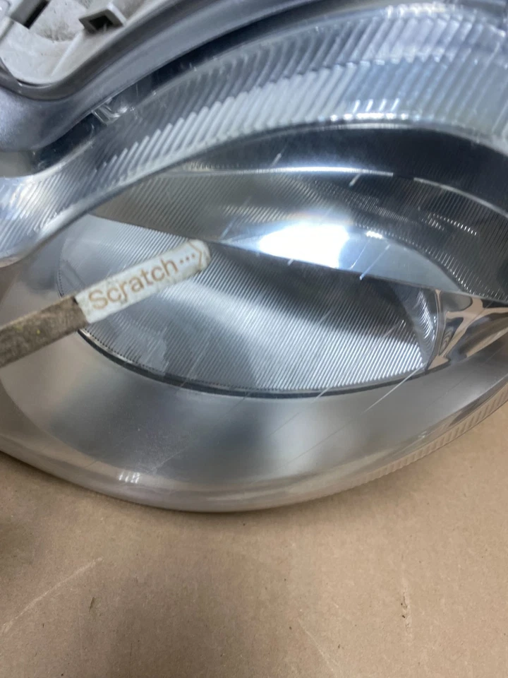 Faro lateral izquierdo conductor Mercedes-Benz Clase C 2005 a 2007 OEM U8232 DW Foto 4 de 4