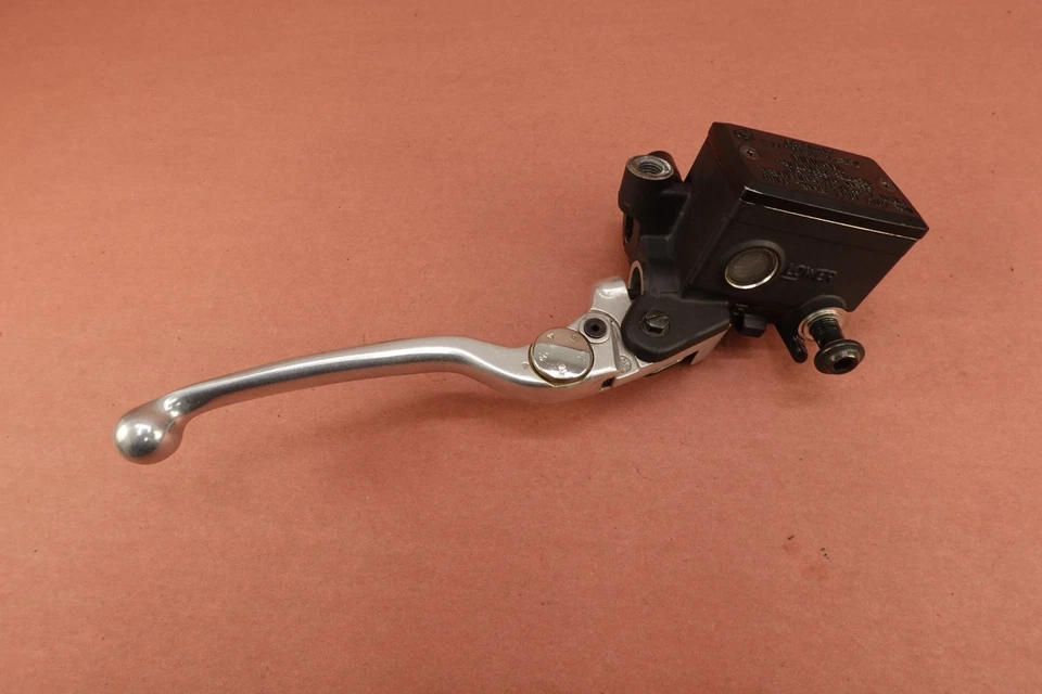 2015 15-16 Yamaha FJ09 FJ 09 Right Front Brake Master Cylinder Assembly - Image 3 of 4