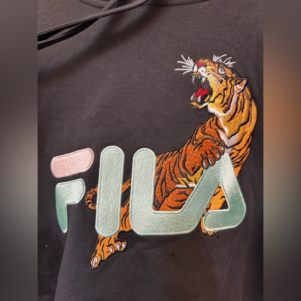 Felpa con cappuccio FILA x Bandier nera ritagliata con disegno tigre