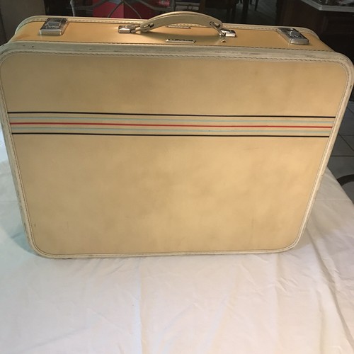 Vintage 1958 Amelia Earhart Suitcase 22 