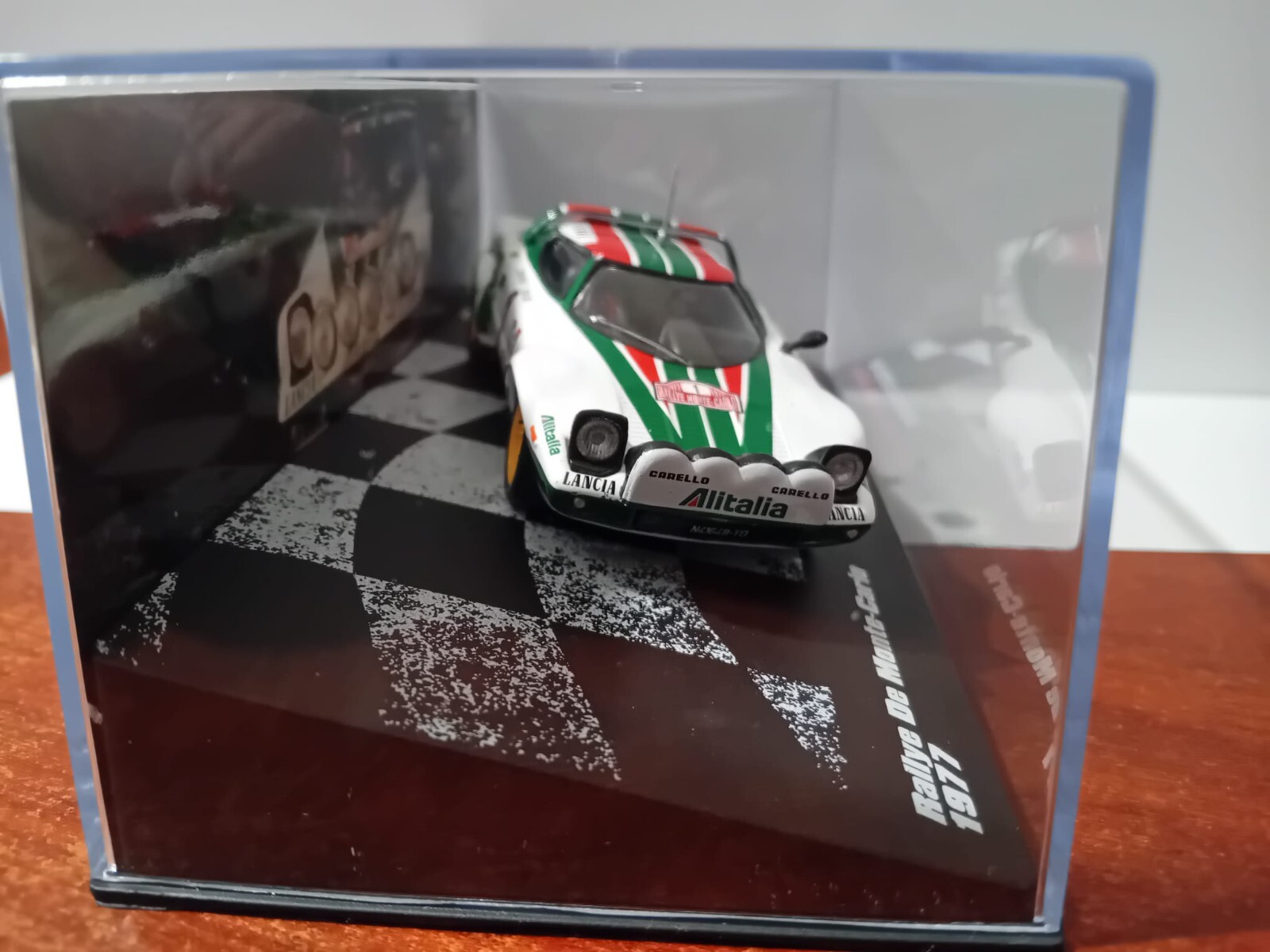 Foto 1 di 5