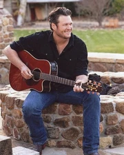 BLAKE SHELTON 8X10 COUNTRY MUSIC PHOTO (LL-3)