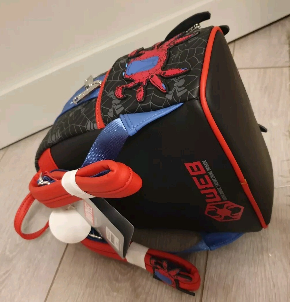 Backpack Avengers Campus Web Spider Loungefly Disneyland Paris image 3