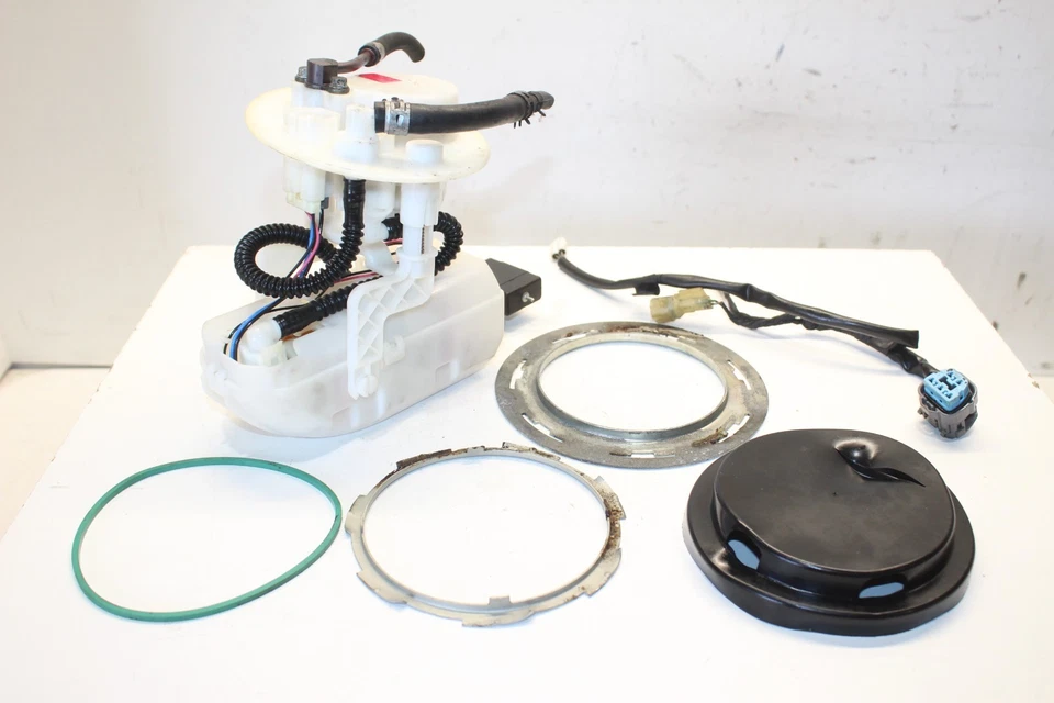 Bomba de combustible Honda GL1800 2001-2005 16700-MCA-013 OEM Foto 2 de 4