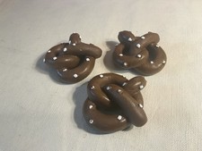 LEARNING RESOURCES REALISTIC 3 PRETZELS PLAY FOOD LOT, FUN  IMAGINATIVE PLAY 