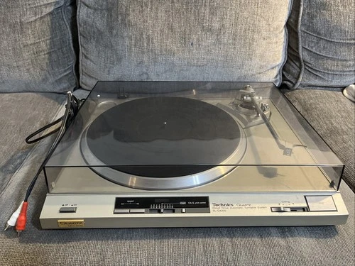 Technics QUARTZ Direct Drive Automatic Turntable System QX200